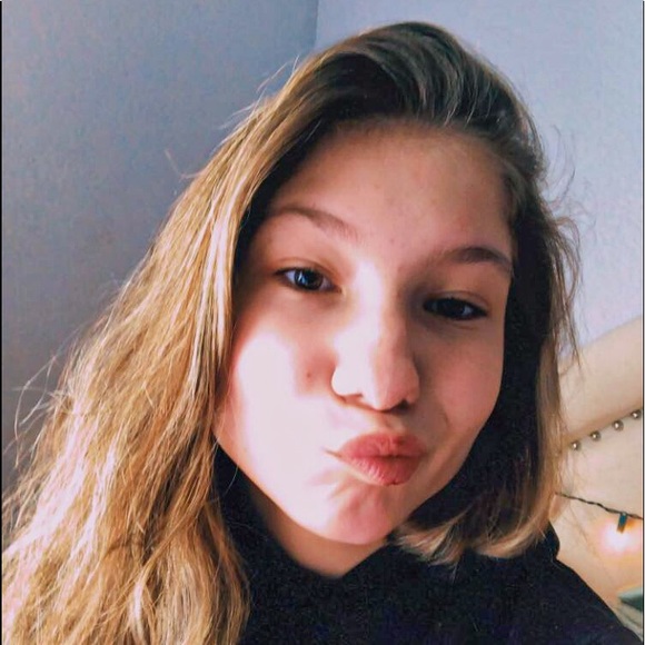 Meet your Posher, Kloe - Picture 1 of 1